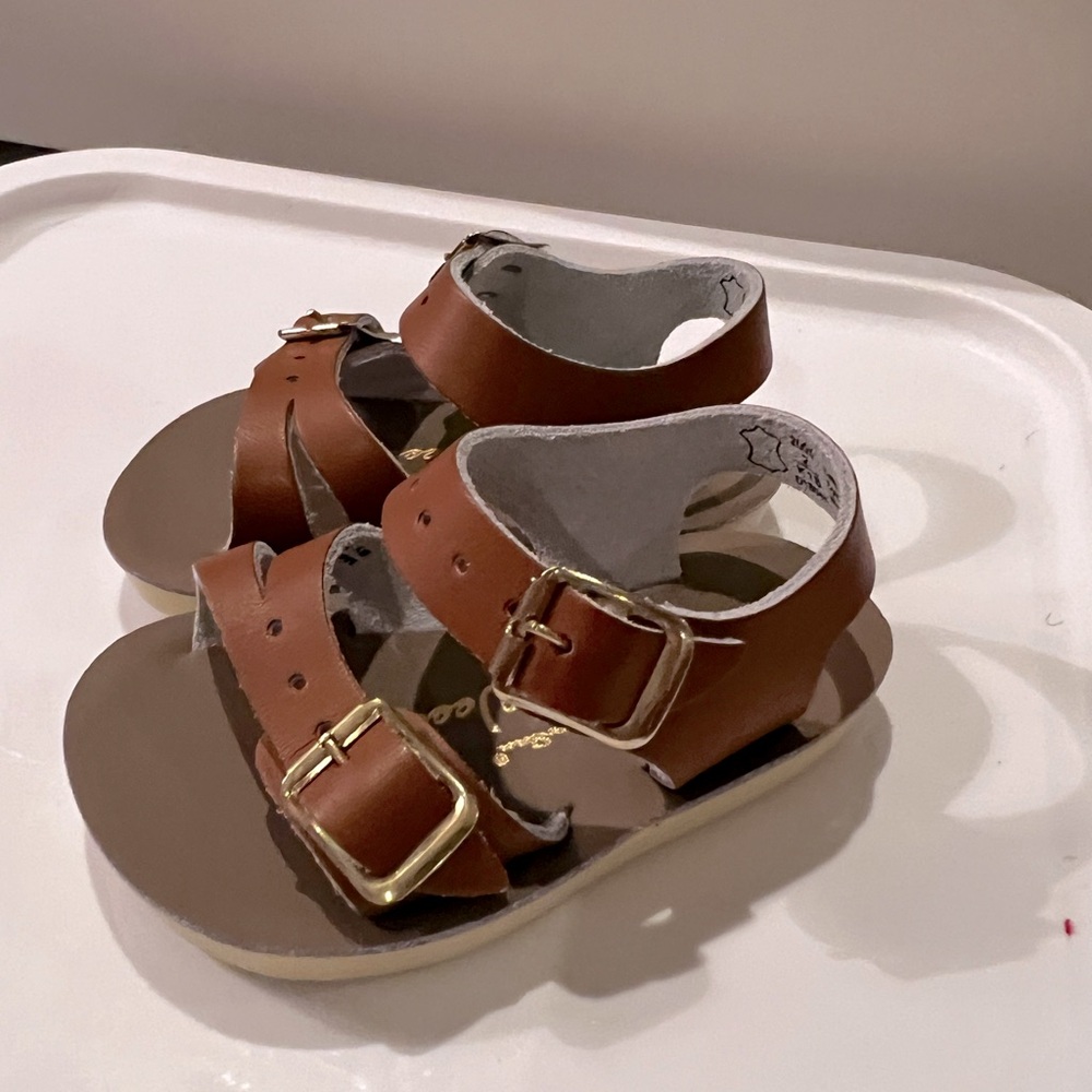 Size 2, brown, Sun San sea wee sandals, new condition!